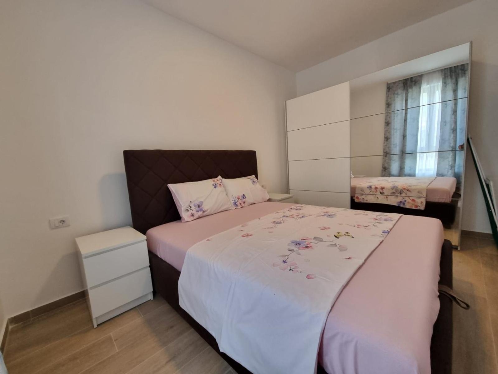 Prestige Central Apartments - Rafailovici Budva Bagian luar foto